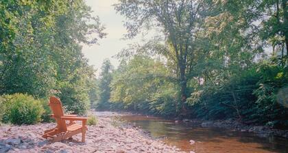 Creekside Catskills Cabin with Fireplace + Firepit