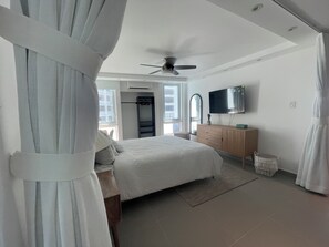 2 bedrooms, iron/ironing board, travel cot, WiFi - Superb Beachfront. Epic view! (San Juan)