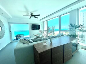 Smart TV - Superb Beachfront. Epic view! (San Juan)