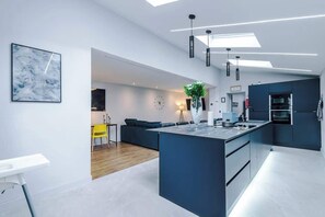 Interior - Incredible Home, Games Room, Sleeps 8, Parking Inc (Cheshire West and Chester)