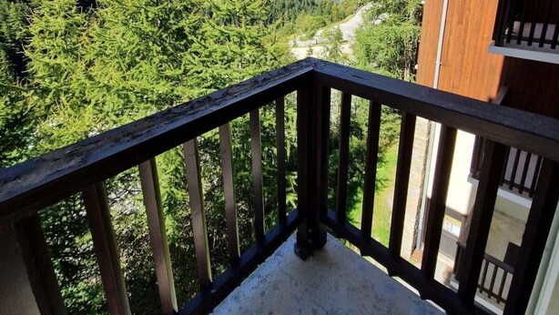 Unclassified image, 1 of 12, button - Ski-in/ski-out & foot of the slopes, 3rd floor, view mountain, balcony, tv, ski locker, 28m² (Valfréjus)