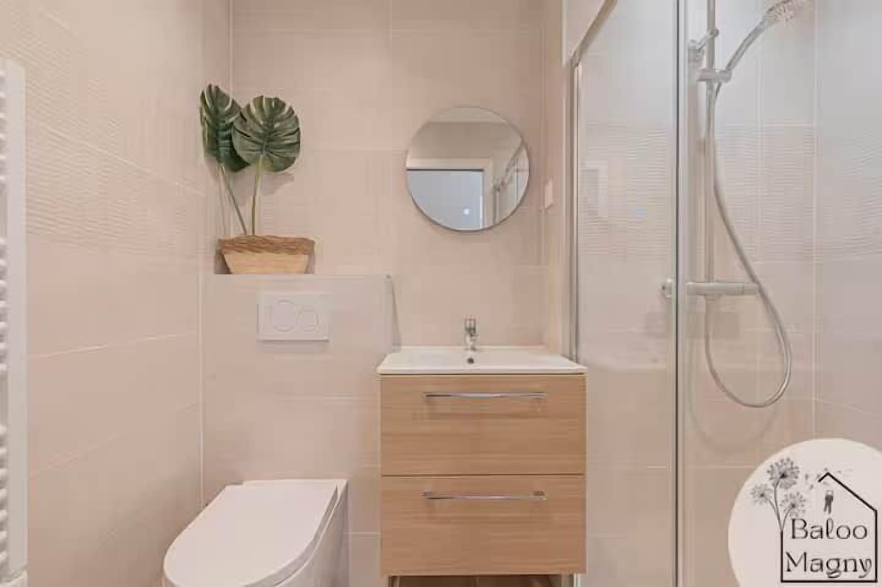 Sèche-cheveux, serviettes fournies