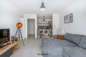 TV - Cassassiens Chénelette - T2 - 5min DisneyLand (Chessy)