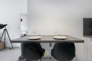 Interior - Cassassiens Chénelette - T2 - 5min DisneyLand (Chessy)