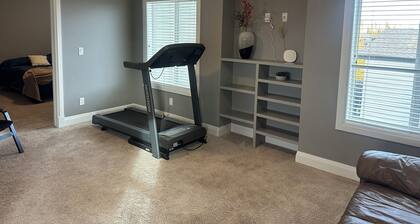 Beautiful 3 plus Bed Home in Obrien Lake Perfect for Families & Teamsâ