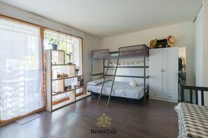 WiFi, bed sheets - Montrévinois Amsterdam - 5min DisneyLand (Montévrain)