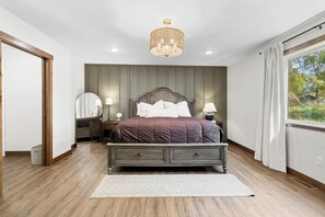 4 bedrooms, travel crib, free WiFi, bed sheets