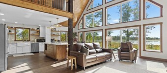 Cozy cabin in the woods with peaceful views - 4 bedrooms!