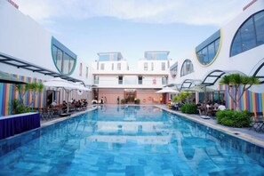 Kolam renang outdoor