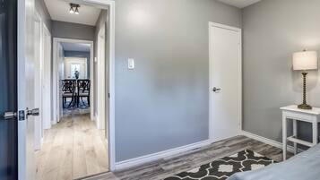 3 bedrooms, iron/ironing board, WiFi, bed sheets