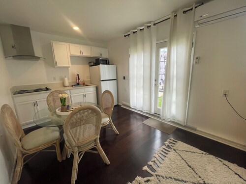 Private Guesthouse Near SoFi/Forum/Intuit/LAX