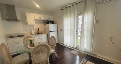 Private Guesthouse Near SoFi/Forum/Intuit/LAX