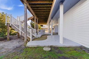 Terrace/patio - Beach Retreat w/ Pool & Hot Tub (Virginia Beach)