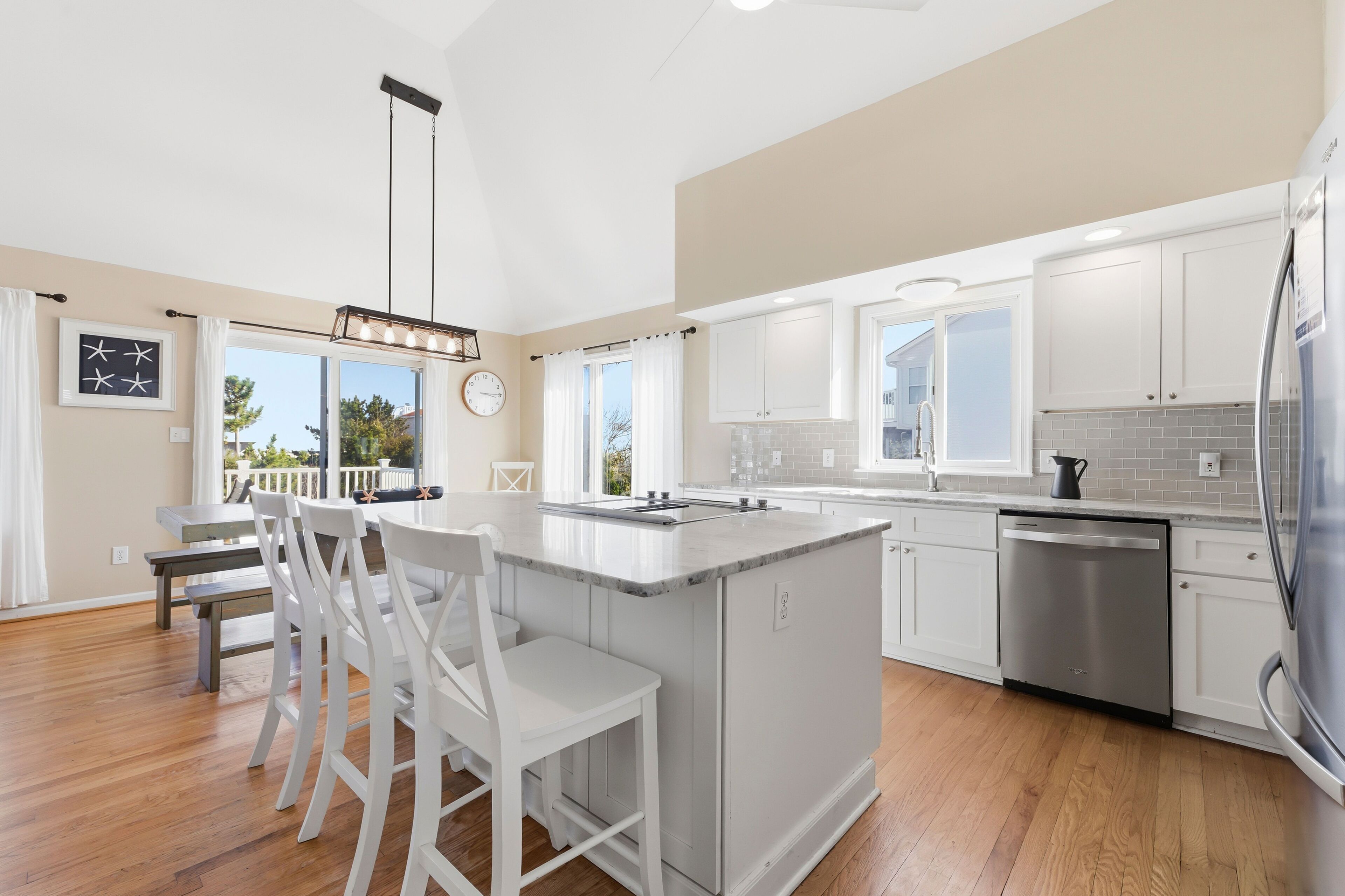 雪櫃、微波爐、焗爐、爐具