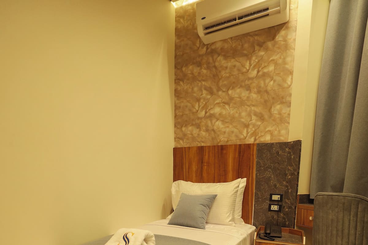 Habitación individual Confort | Escritorio y wifi gratis