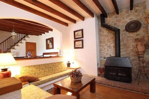 TV - Villa Solivellas (Pollença)
