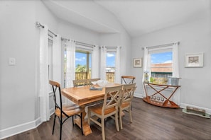Dining - Galveston Retreat | Covered Deck | Hot Tub | Sleeps 7 | Pet-Friendly (Galveston)