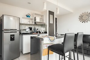 Private kitchen - Staynova Comfortable Loft in El Poblado (Medellín)
