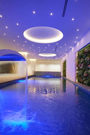 Indendørs pool
