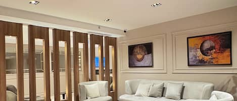 Desayuno buffet (EUR 10 por persona)