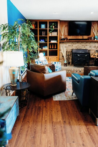 The Robin's Nest at Broken Bow - A bird paradise