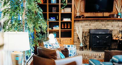 The Robin's Nest at Broken Bow - A bird paradise