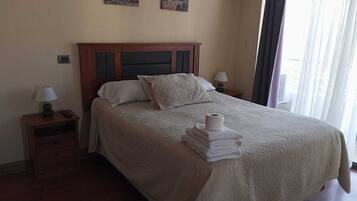 Iron/ironing board, internet, bed sheets