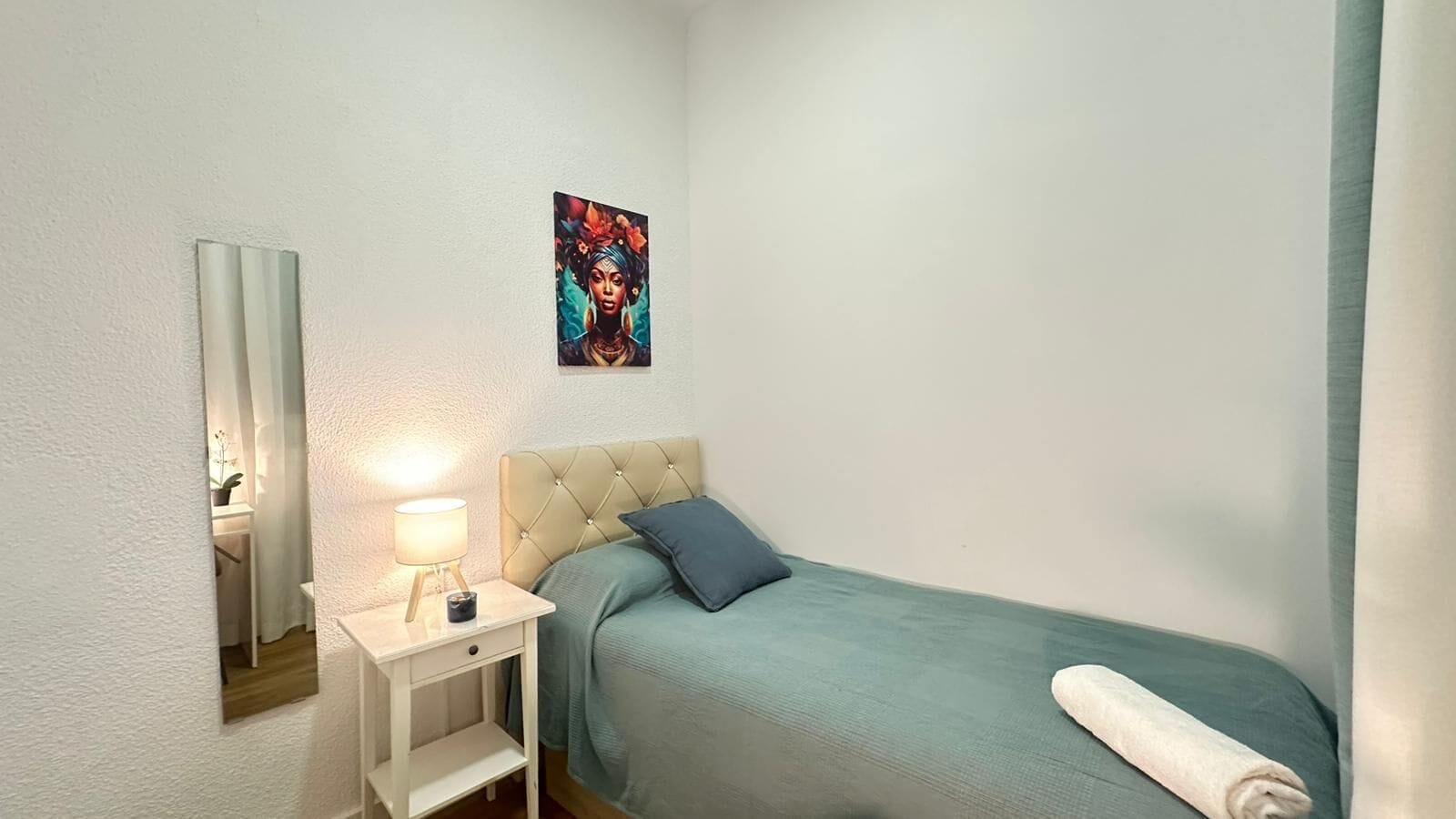 Single Room, Shared Bathroom | Desk, iron/ironing board, free WiFi