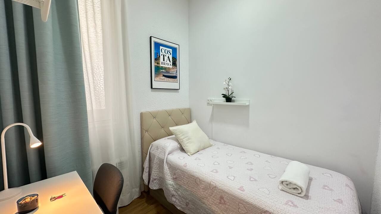 Single Room, Shared Bathroom | Desk, iron/ironing board, free WiFi