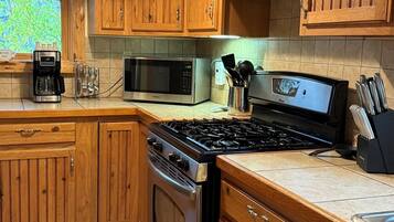 Frigorífic, microones, forn i placa de cuina