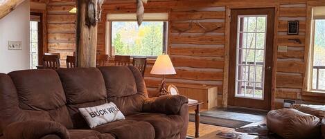 Téléviseur connecté, foyer, livres