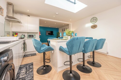 Cosy Clay Home
8 guests,3 bedrooms,5 beds,2 bathrooms
Totally Renovated,