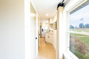 Fridge, microwave, oven, stovetop - Elegant Waterfront Cottage – 3BR/3BA with Stunning River Views & Firepit (Stanley Bridge)