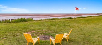 St. Chrysostome South Shore Escape – Private Beach, Hot Tub, Coastal Charm