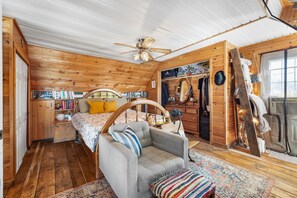 3 chambres, fer et planche à repasser, Wi-Fi gratuit, draps fournis