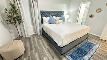 2 slaapkamers, een strijkplank/strijkijzer, internet, beddengoed