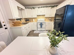 Microondas, horno y parrilla de estufa