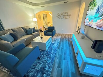 Comfortable 2-bedroom apartment with King bed in Edinburg