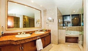 Basic Room, Balcony | Bathroom