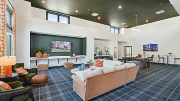 Smart TV, stereo, offices