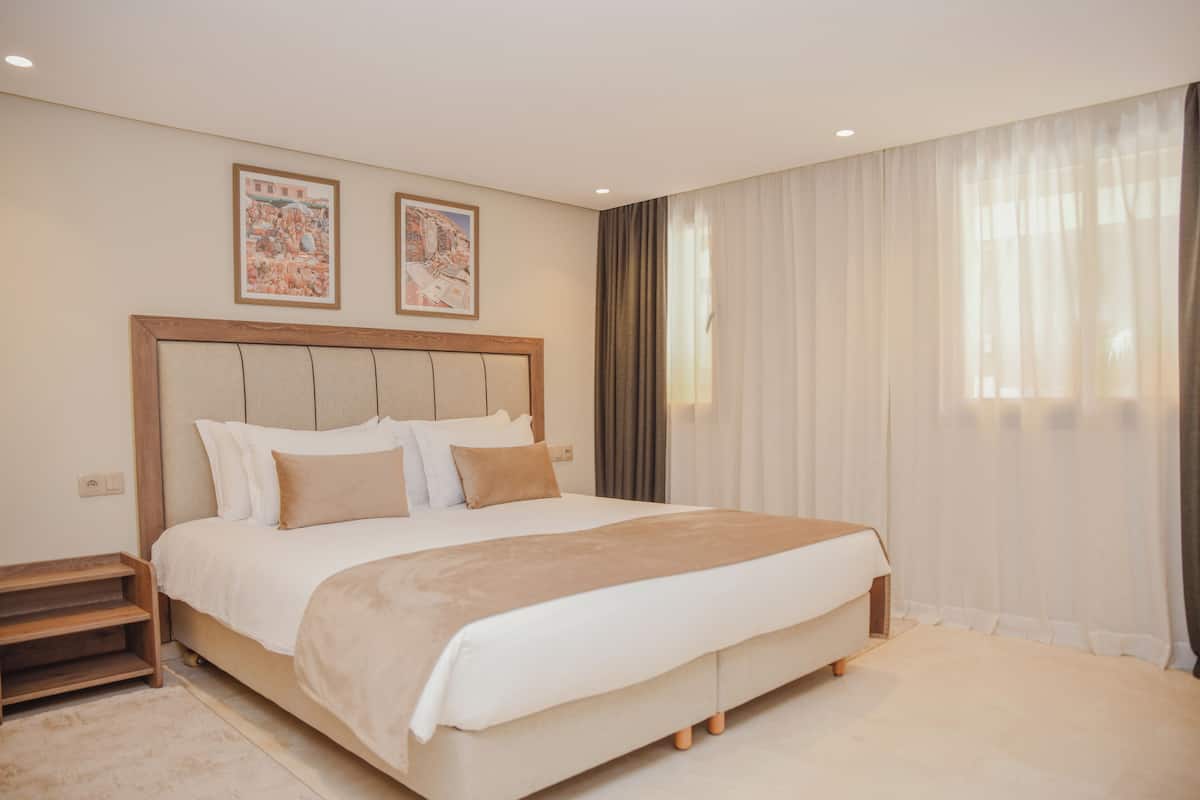 Prestige Suite with 2 Bedrooms | ผ้าปูที่นอนฝ้ายอียิปต์, เครื่องนอนระดับพรีเมียม, เปล/เตียงเด็กอ่อน (ฟรี)