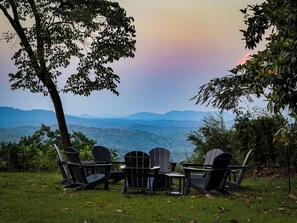 Property grounds - Escape to Hilltop Estate—a newly renovated 5BR, 3BA mountain retreat (Blue Ridge)