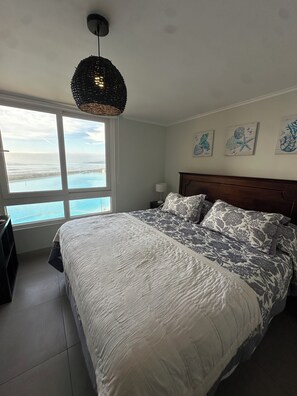 3 slaapkamers, een strijkplank/strijkijzer, gratis wifi, beddengoed