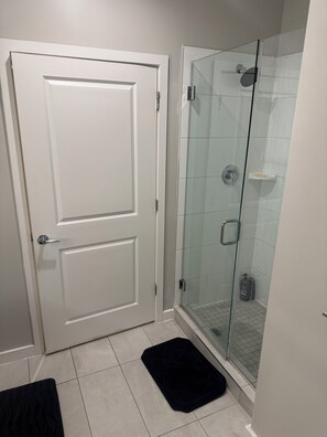 Douche, papier toilette