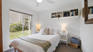 4 bedrooms, desk, iron/ironing board, WiFi