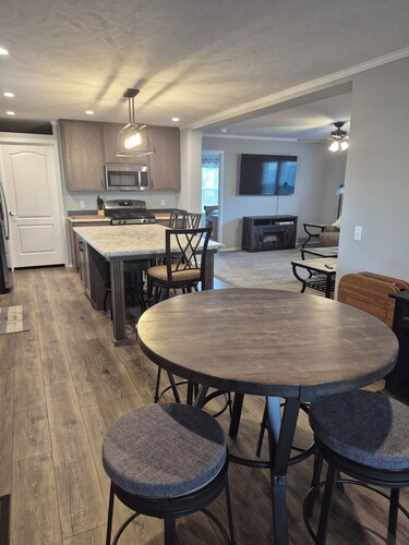 3-bedroom house in cool Clay with AC