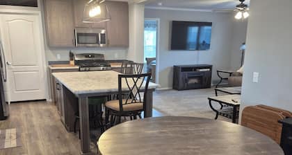 3-bedroom house in cool Clay with AC