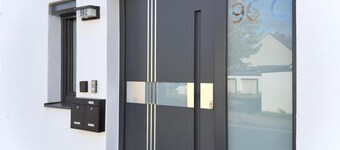 Apartment in the Grafschaft with Shared Terrace, Private Garden, and Wi-Fi