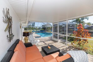 Terrace/patio - Private Pool, Boating dock, on Canal to Charlotte Harbor and Gulf, Close to beaches and activities (Port Charlotte)