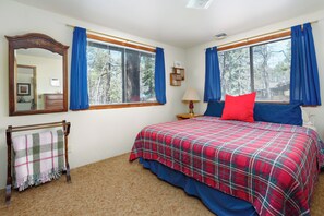 3 habitaciones, tabla de planchar con plancha y cuna de viaje 